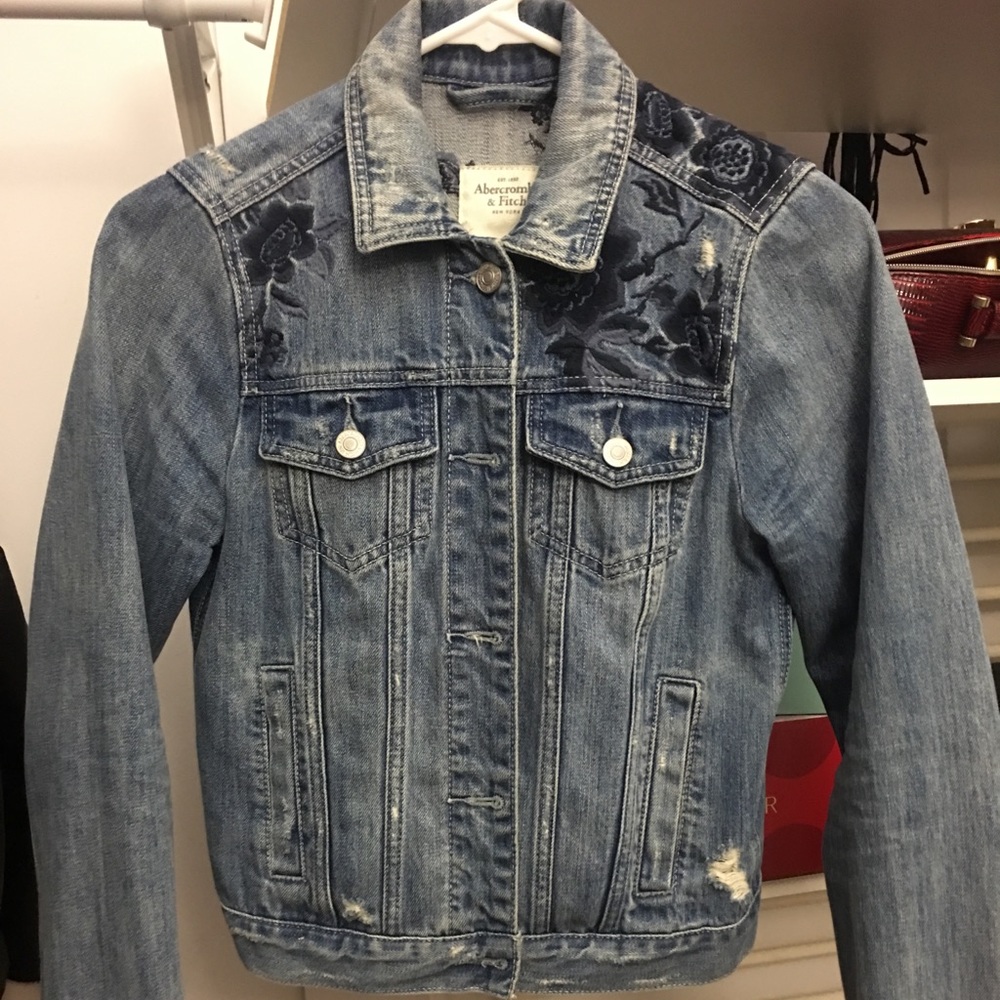 Abercrombie & Fitch jean jacket